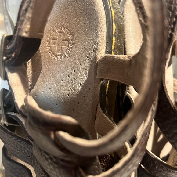 Dr Martens  Women’s Brown Sandals SZ 6.5 - Picture 3 of 5